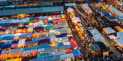 Ramai Masyarakat Padati Pasar, Wapres Gibran Blusukan ke Pasar Bersehati