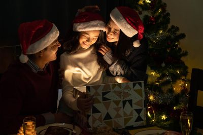 111 Caption Bahasa Inggris untuk Malam Natal, Aesthetic!