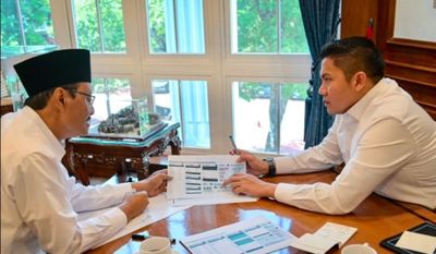 Seskab Teddy dan Mensos Saifullah Bahas BLT Pengungsi Sumatra: Minimal Rp8 Juta per KK