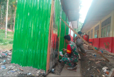 Kodam I Bukit Barisan Bangun MCK untuk Pengungsi di SD Negeri Sipange 2