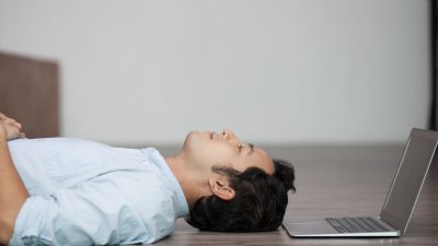 Mengapa Waktu Luang Dapat Menyebabkan Ketidaknyamanan?