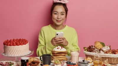 Persepsi Makanan dalam Era Media Sosial: Dari Visual hingga Ulasan Konsumen