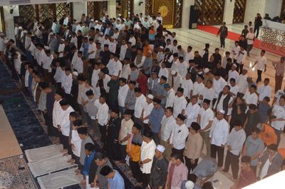 Bupati Bogor Awali Akhir Tahun 2025 dengan Salat Subuh Berjamaah di Masjid Raya Nurul Wathon