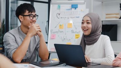Transformasi Dalam Pasar Kerja: Munculnya Beragam Profesi Baru di Era Modern