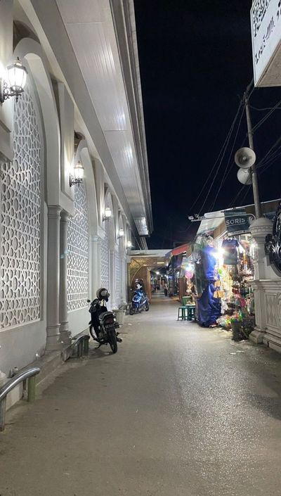 Lokasi Parkir Mobil Jemaah Haul Sekumpul ke-21 yang Masih Kosong Malam Ini