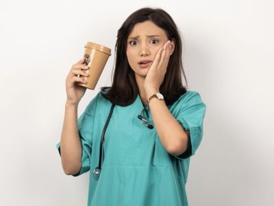 7 Minuman Pereda Sakit Gigi yang Ampuh dan Mudah Dibuat di Rumah