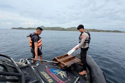 Tim SAR Gabungan Kembali Temukan Serpihan Badan Kapal Wisata Tenggelam di Labuan Bajo
