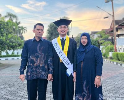 Ekonomi Bukan Penghalang Ilyas Fahmi Dari Barista Jadi Wisudawan Termuda UNY Lewat Jalur SNMPTN dan Akselerasi