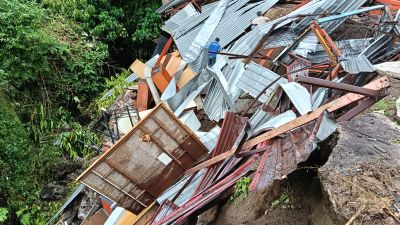 Tebing Setinggi 15 Meter Longsor, Rumah Warga Pulisen Boyolali Hancur