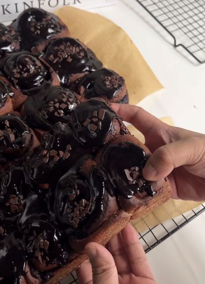 Bikin Nagih! Ini Resep Choco Roll Bread Lembut dengan Isian Cokelat Manis