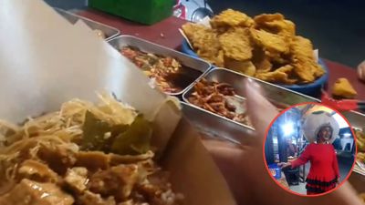 Aksi Sederhana Pedagang Nasi Uduk Ini Bikin Haru, Berbagi dengan Ibu Pengamen Badut