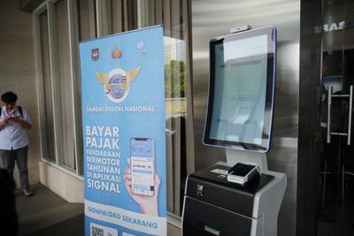 Cek Pajak Mobil Online Lewat HP dan Aman, Nggak Perlu ke Samsat