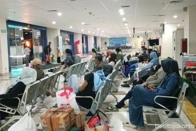 Libur Nataru Usai, Terminal Pulo Gebang Mulai Diserbu Ribuan Perantau: Siap Hadapi Realita Hari Senin!