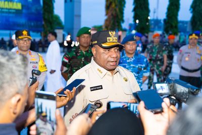 Gubernur Papua Tegaskan Moratorium Sawit Baru, Fokus Penataan Izin dan Pemulihan Lingkungan