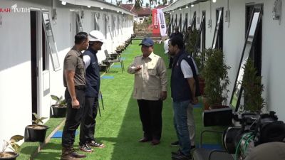 Prabowo Protes Atap Seng di Hunian Sementara Korban Banjir Aceh Tamiang