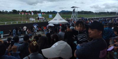New Year Cup 2026, Tribun Lapangan Maesa Tompaso Full Dengan Teriakan!