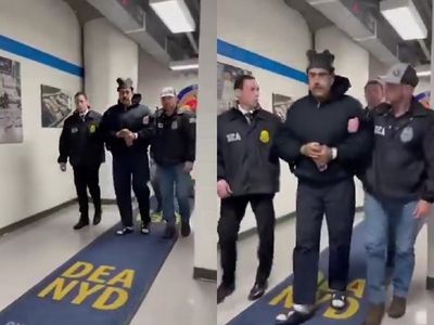Sikap Santai Nicolas Maduro saat Tiba di Kantor DEA New York: Selamat Malam, Selamat Tahun Baru!