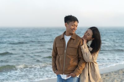 40 Caption Anniversary Romantis dan Singkat untuk Pasangan Tersayang