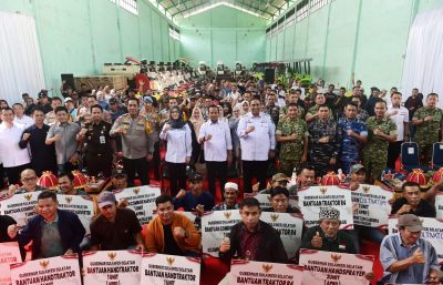 812 Kelompok Tani di Sulsel Dapat Bantuan Alsintan Senilai Rp120 Miliar dari Pemprov
