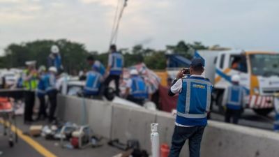 Truk Hilang Kendali Sebabkan Kecelakaan Maut di Tol Batang