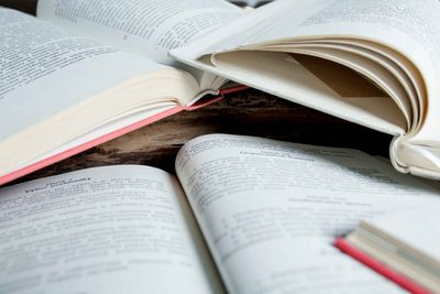 Kosakata Bahasa Indonesia yang Telah Resmi di KBBI namun Masih Jarang Diketahui