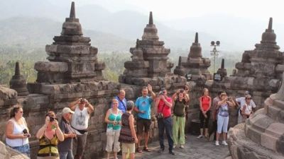 Lonjakan Turis Asing ke Indonesia Capai Rekor Tertinggi Sejak Pandemi