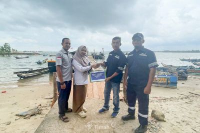 Mempermudah Aktivitas Nelayan, PT Timah Bantu Perbaiki Dermaga di Desa Air Lintang, Kabupaten Bangka Barat