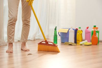 5 Arti Mimpi Menyapu Rumah Menurut Primbon Jawa, Pertanda Baik?