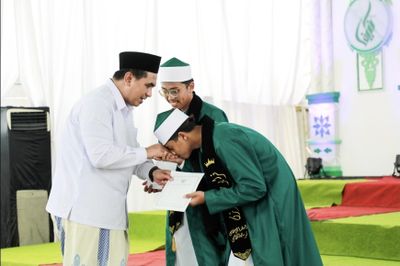 Gus Yasin Berikan Apresiasi Pada 22 Penghafal Qur an di Rembang