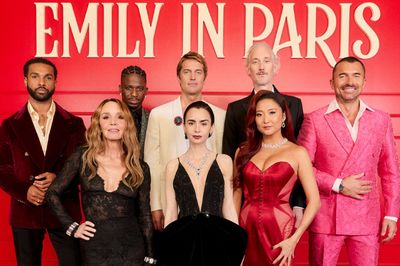 Emily in Paris Kembali untuk Musim 6, Punya Cerita Baru di Paris dan Eropa