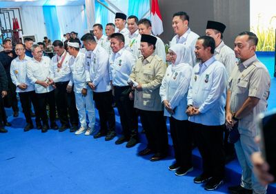 Gubernur Sulsel Terima Satyalancana Wira Karya dari Presiden Prabowo Berkat Pembangunan Pertanian