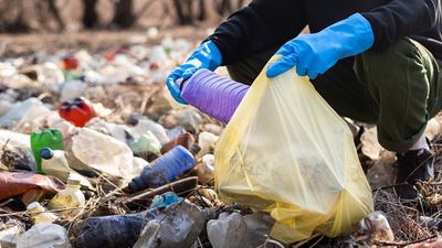 Sampah Anorganik Gak Lagi Jadi Masalah, Mesin Daur Ulang Ini Putar Ekonomi Warga Tangsel