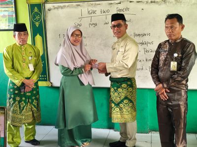 Disdukcapil Bengkalis Jemput Bola ke Sekolah, Ratusan KIA Diserahkan di SDS dan TK Aisyiyah