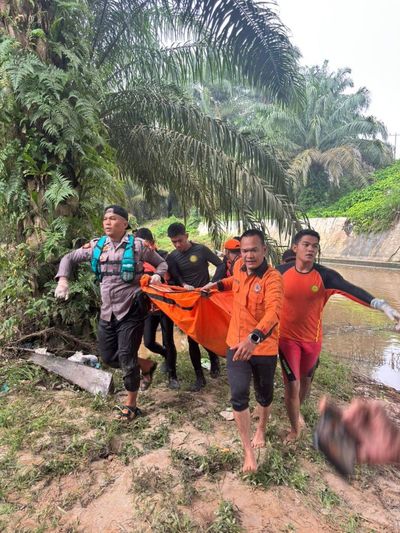 Bocah 8 Tahun Korban Tenggelam di Sungai Ngaso Rohul Ditemukan Meninggal Dunia