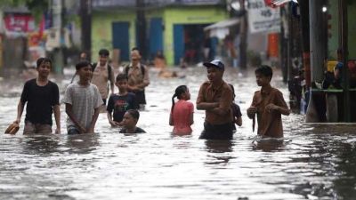 Banjir Melanda Jakarta, 10 RT dan 23 Ruas Jalan Terendam Air