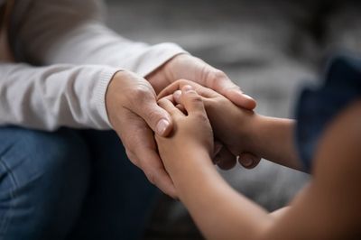 Mengenal Child Grooming: Definisi, Tanda, Ciri Pelaku, dan Dampaknya Bagi Korban