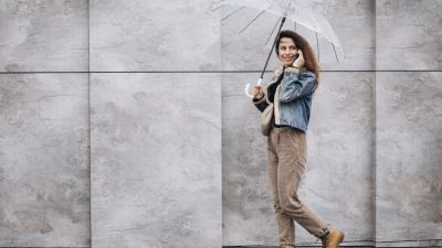 Panduan Memilih Pakaian yang Stylish untuk Musim Hujan