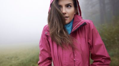 Panduan Memilih Jaket Ideal untuk Menghadapi Musim Hujan