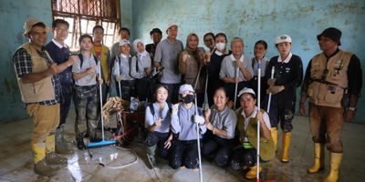 Bunda Guru Aceh Apresiasi Guru yang Tetap Mengajar Meski Sekolah Terdampak Bencana