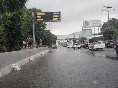 Tol Arah Bandara Soetta Masih Tergenang Air 15 Cm, Warga Diimbau Cari Jalan Alternatif