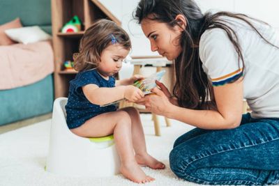 Potty Training Anak: Cara Efektif Melatih Si Kecil Lepas Popok Tanpa Drama