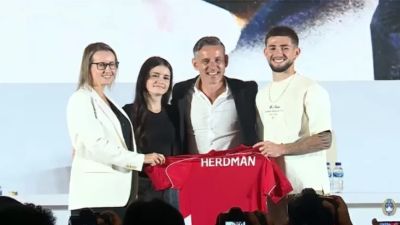 Strategi John Herdman dalam Membangun Timnas Indonesia: Mendengarkan dan Bertindak