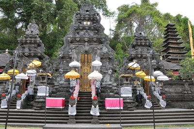 Pura Goa Lawah Perpaduan Sakral dan Aura Mistis di Bali
