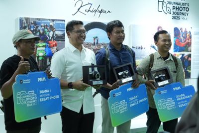 Perempuan Lentera Kehidupan, Pamerkan 12 Potret Terbaik dari Ratusan Jurnalis Nasional di MRT Bundaran HI