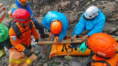 Evakuasi Jenazah Pendaki Hilang dari Gunung Slamet Sukses Dilaksanakan