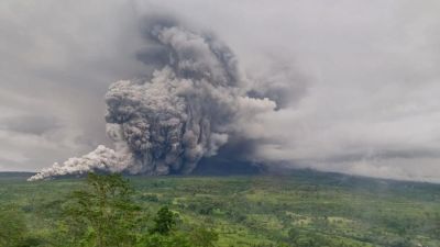 Gunung Semeru Aktif: 35 Gempa Erupsi Terjadi dalam Enam Jam Terakhir
