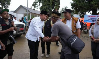 Momen Gubernur Kaltim Berbaur dengan Warga Pidie Jaya di Masjid Baitul Amal