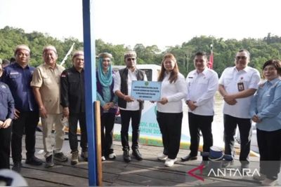 Hadirkan Solusi Kesehatan di Pelosok Sungai, Gubernur Rudy Mas ud Fasilitasi Mahulu Ambulans Terapung Rp1,7 Miliar