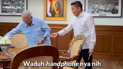Kepala OIKN Basuki Hadimuljono: Memilih Nostalgia di Era Digital dengan Ponsel Lawas