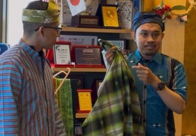 Tenun Kamoohu Buton Tengah Menembus Forum Internasional di Jepang